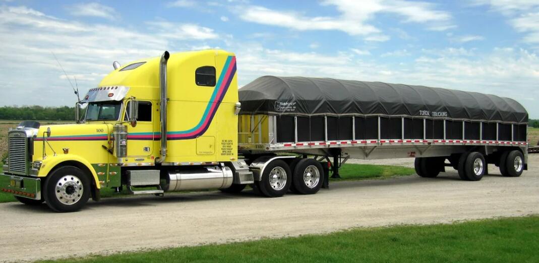 Vinyl tarps are often used as truck and trailer covers 