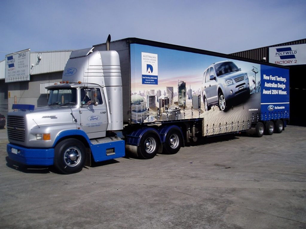 Lona para cortinas laterales de camiones con impresión de gran formato y alta resolución