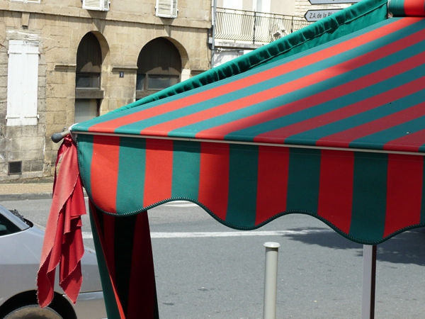 Como mantener adecuadamente la lona del toldo